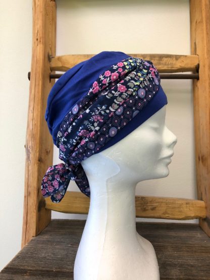 Bonnet  bleu  roi avec foulard