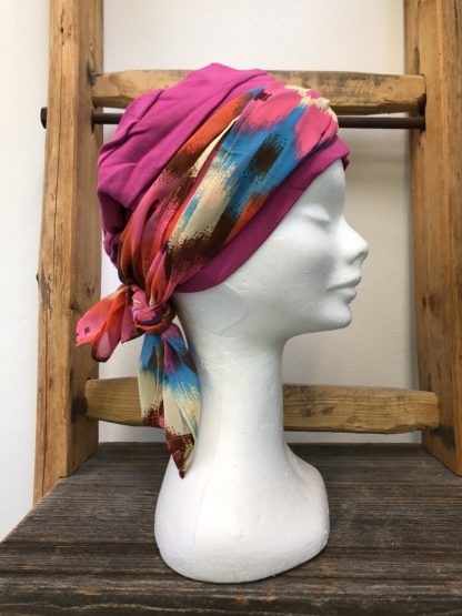 Bonnet  fuchsia avec foulard