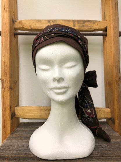 bonnet brun chocolat avec foulard en coton