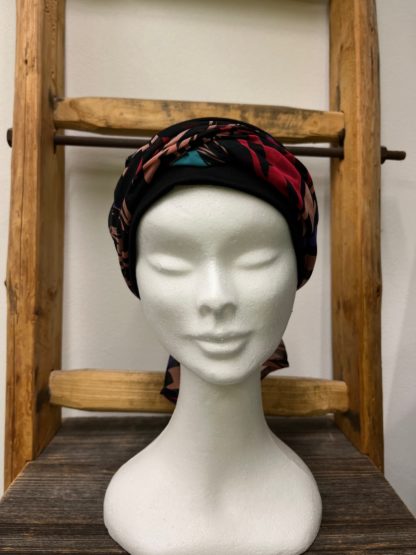 bonnet noir avec foulard