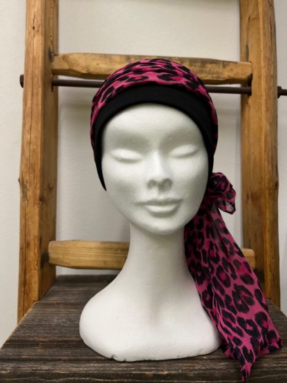 bonnet noir avec foulard