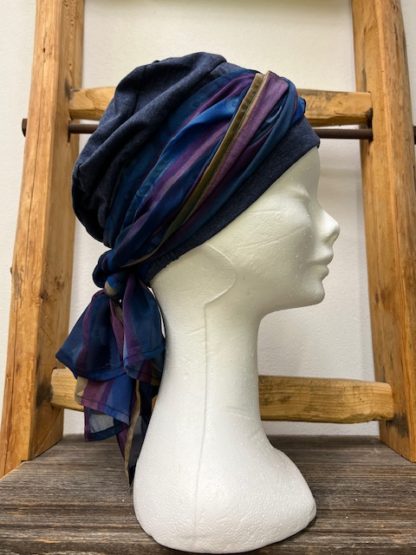 bonnet bleu avec foulard – Image 2