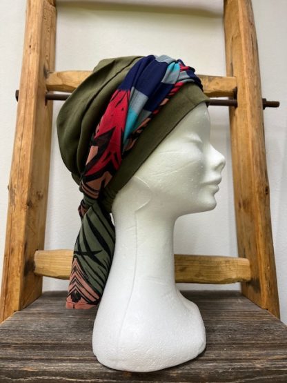 bonnet olive avec foulard – Image 2