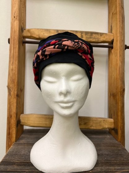 bonnet noir avec foulard