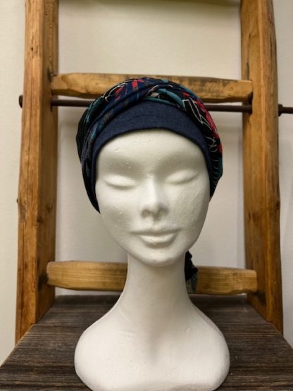bonnet bleu avec foulard
