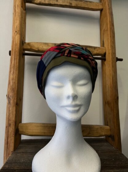 bonnet olive avec foulard