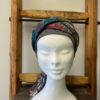 bonnet gris avec foulard