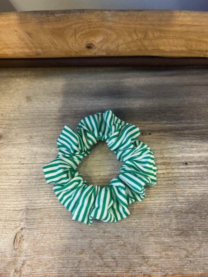 chouchou vert et blanc