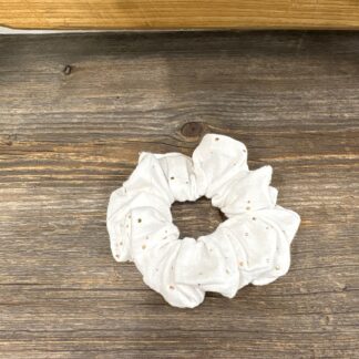 chouchou blanc avec du doré