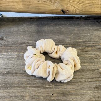 chouchou beige avec coeur doré